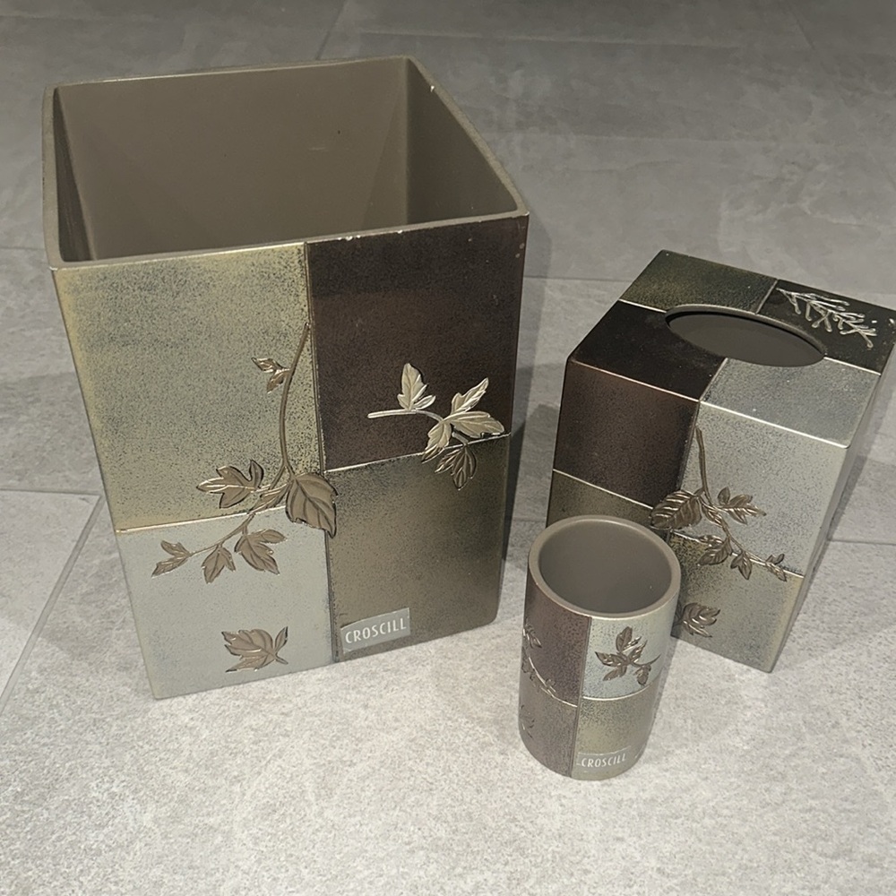 Bathroom set of 3